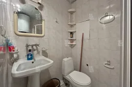 Lease Apartment, 3 Room, Old building, Tbilisi, vake