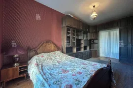 Lease Apartment, 3 Room, Old building, Tbilisi, vake