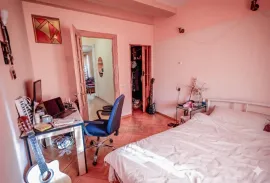 Продается квартира, 5 Kомнатная, Старое здание, Тбилиси, saburtalo