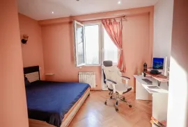 Продается квартира, 5 Kомнатная, Старое здание, Тбилиси, saburtalo