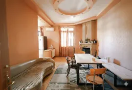 Продается квартира, 5 Kомнатная, Старое здание, Тбилиси, saburtalo