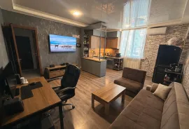 Apartment for sale, 3 Room, Old building, Tbilisi, Vazisubani