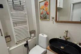 ქირავდება ბინა, 2 ოთახიანი, ძველი აშენებული, თბილისი, ვაკე