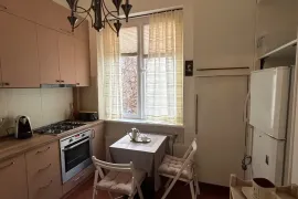 ქირავდება ბინა, 2 ოთახიანი, ძველი აშენებული, თბილისი, ვაკე