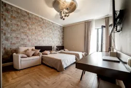 ქირავდება სახლი, 10 ოთახიანი, მცხეთა