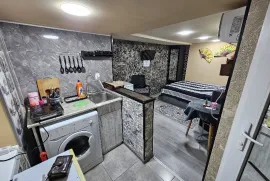 Продается квартира, 1 Kомнатная, Старое здание, Тбилиси, Чугурети