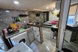 Продается квартира, 1 Kомнатная, Старое здание, Тбилиси, Чугурети