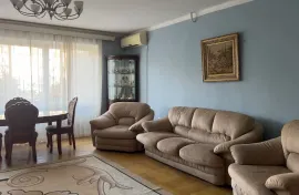 Аренда, 4 Kомнатная, Старое здание, Тбилиси, saburtalo