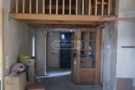 იყიდება ბინა, 4 ოთახიანი, ძველი აშენებული, თბილისი, დიდი დიღომი