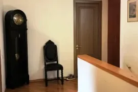 იყიდება ბინა, 4 ოთახიანი, ძველი აშენებული, თბილისი, ვერა