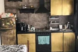 იყიდება ბინა, 4 ოთახიანი, ძველი აშენებული, თბილისი, ვერა