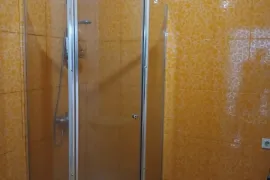 ქირავდება ბინა, 3 ოთახიანი, ახალი აშენებული, ბათუმი, ბაგრატიონის უბანი