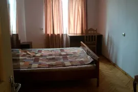 Продается квартира, 3 Kомнатная, Старое здание, Тбилиси, Дидубе