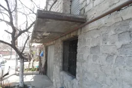 იყიდება ბინა, 8 ოთახიანი, ძველი აშენებული, თბილისი, კუკია