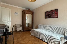 ქირავდება ბინა, 1 ოთახიანი, ძველი აშენებული, თბილისი, საბურთალო