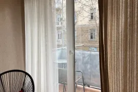 ქირავდება ბინა, 1 ოთახიანი, ძველი აშენებული, თბილისი, საბურთალო