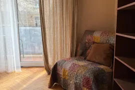 ქირავდება ბინა, 1 ოთახიანი, ძველი აშენებული, თბილისი, საბურთალო