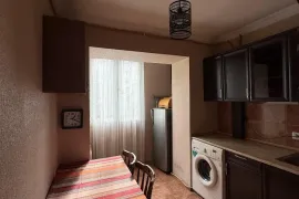 ქირავდება ბინა, 1 ოთახიანი, ძველი აშენებული, თბილისი, საბურთალო