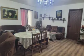 იყიდება სახლი, 5 ოთახიანი, თბილისი