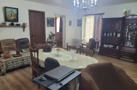 იყიდება სახლი, 5 ოთახიანი, თბილისი