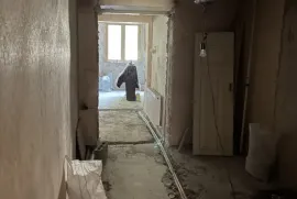 Продается квартира, 6 Kомнатная, Старое здание, Тбилиси, Дигоми