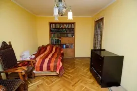 Apartment for sale, 3 Room, Old building, Tbilisi, saburtalo