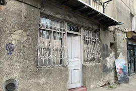 ქირავდება ბინა, 2 ოთახიანი, ძველი აშენებული, თბილისი, მთაწმინდა