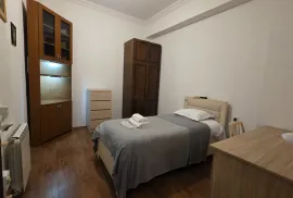 ქირავდება ბინა დღიურად, 3 ოთახიანი, ახალი აშენებული, თბილისი, ვერა