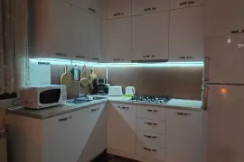 ქირავდება ბინა დღიურად, 3 ოთახიანი, ახალი აშენებული, თბილისი, ვერა