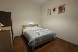 ქირავდება ბინა დღიურად, 3 ოთახიანი, ახალი აშენებული, თბილისი, ვერა