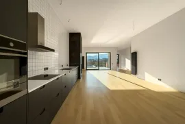 იყიდება სახლი, 7 ოთახიანი, თბილისის შემოგარენი, შინდისი