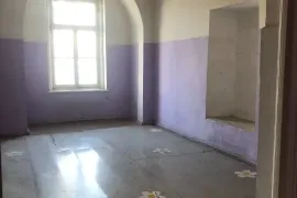 For Sale , Universal commercial space, Gori