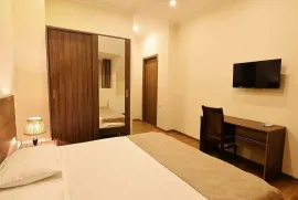 For Rent, Hotel, vake