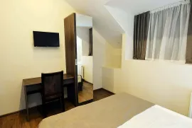 For Rent, Hotel, vake