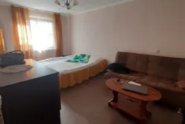 ქირავდება ბინა, 2 ოთახიანი, ძველი აშენებული, თბილისი, ვაკე