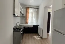 ქირავდება ბინა, 3 ოთახიანი, ძველი აშენებული, თბილისი, ჩუღურეთი