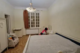 House For Sale, 5 Room, Tbilisi, Avlabari