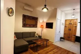 Аренда, 2 Kомнатная, Старое здание, Тбилиси, Сололаки