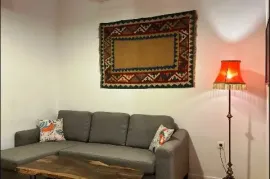 Аренда, 2 Kомнатная, Старое здание, Тбилиси, Сололаки