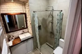 Аренда, 2 Kомнатная, Старое здание, Тбилиси, Сололаки