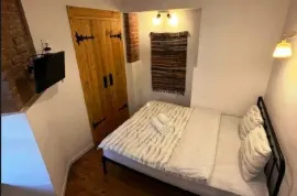 Аренда, 2 Kомнатная, Старое здание, Тбилиси, Сололаки