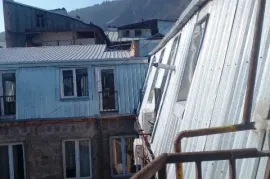 Продается квартира, 4 Kомнатная, Старое здание, Тбилиси, Мтацминда