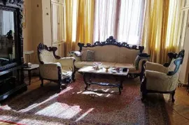 Продается квартира, 3 Kомнатная, Старое здание, Тбилиси, saburtalo