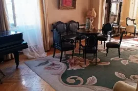 Продается квартира, 3 Kомнатная, Старое здание, Тбилиси, saburtalo