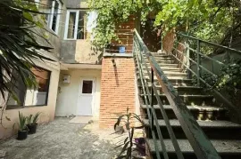 ქირავდება სახლი, 8 ოთახიანი, თბილისი, ჩუღურეთი