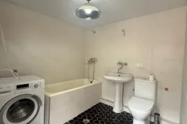 Аренда, 3 Kомнатная, Старое здание, Тбилиси, saburtalo