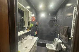 Продается квартира, 4 Kомнатная, Старое здание, Тбилиси, Орхеви