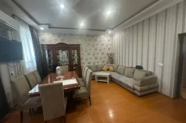 Продается квартира, 4 Kомнатная, Старое здание, Тбилиси, Орхеви