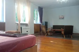 ქირავდება სახლი დღიურად, 2 ოთახიანი, ზუგდიდი, ზუგდიდი