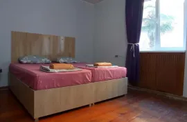 ქირავდება სახლი დღიურად, 2 ოთახიანი, ზუგდიდი, ზუგდიდი